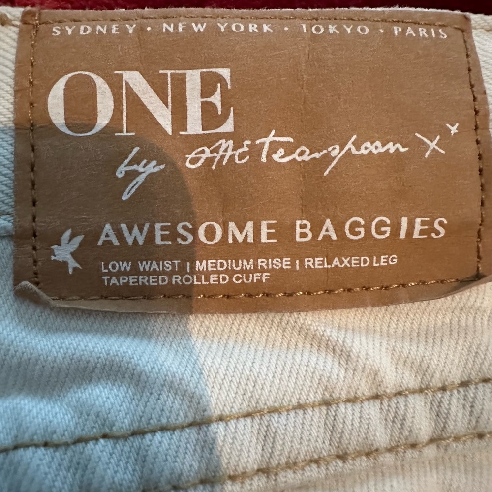 ONE jeans light was size 26 like new